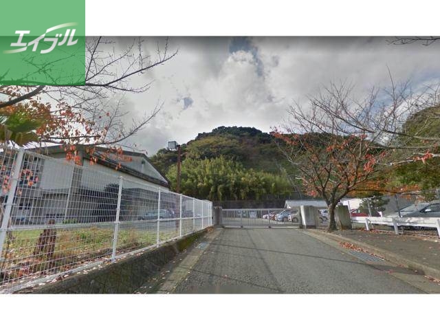 中学校　時津町立鳴北中学校（中学校）まで1589m