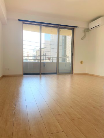 居室・リビング　こちらの居間で趣味の時間をお楽しみください