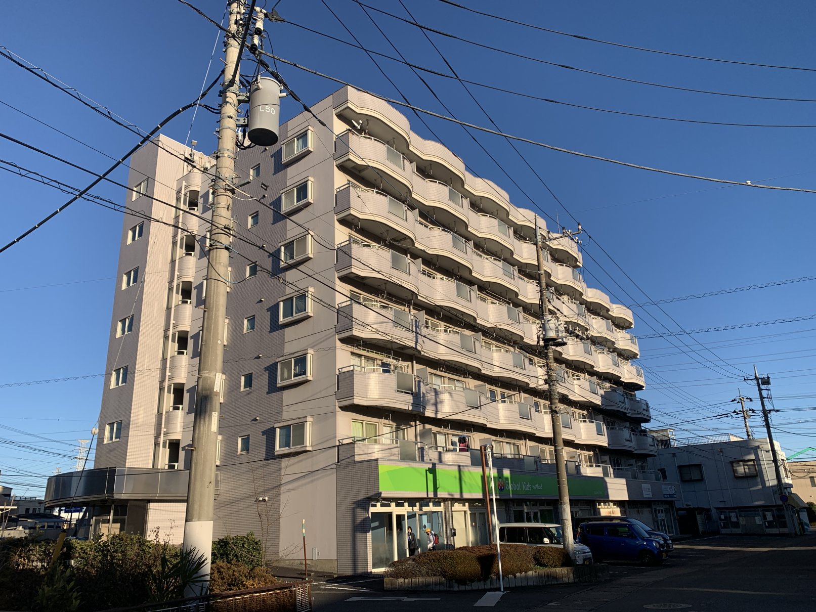 建物外観　小山駅徒歩約9分　商業施設近く買い物便利