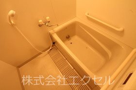 バス・シャワールーム　嬉しい追い焚き機能付です。