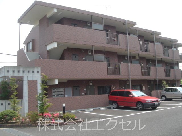 建物外観　閑静な住宅街でゆったりとお暮し頂けます。