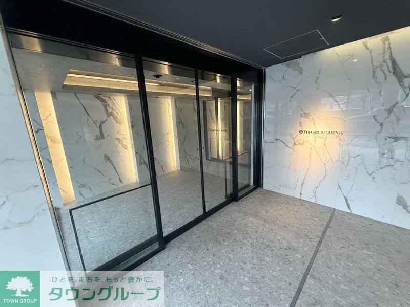 エントランス　バルコニー