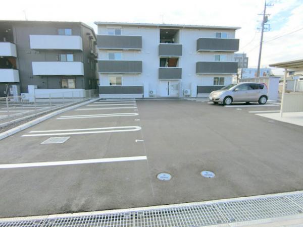 駐車場　平面駐車場