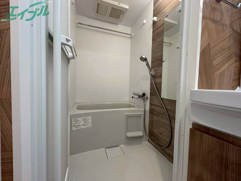 バス・シャワールーム　同型参考写真