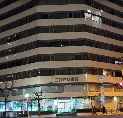 銀行　三井住友銀行 南森町支店（銀行）まで1104m