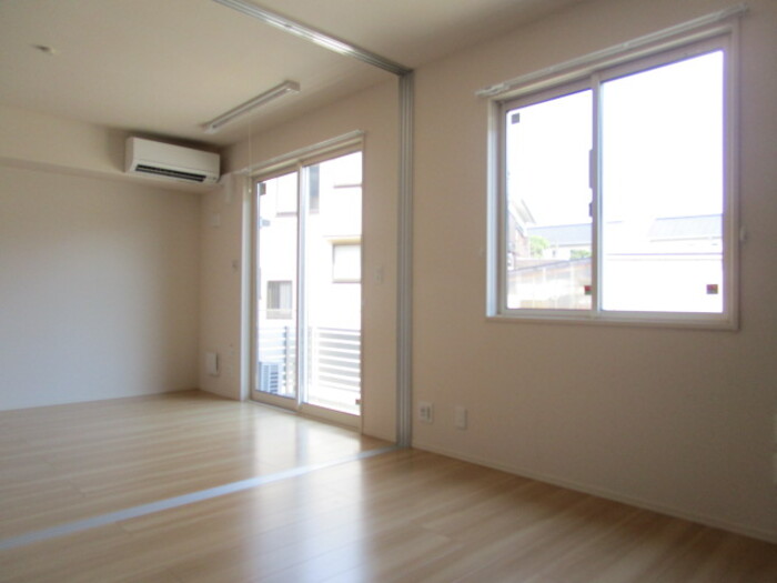 その他部屋・スペース　使い勝手のいい寝室です