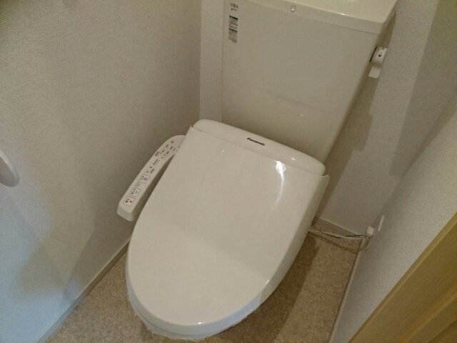 トイレ　落ち着いたトイレです