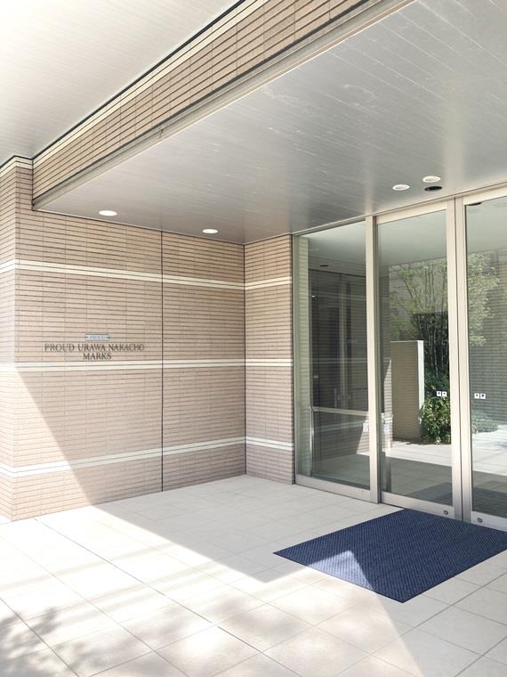 エントランス　ゆとりのあるエントランスです