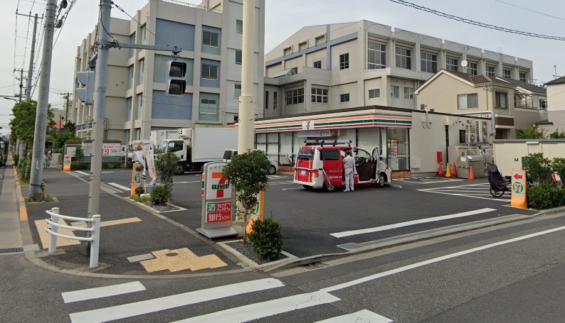 コンビニ　セブンイレブン 東小岩店（コンビニ）まで720m