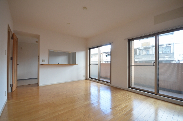 居室・リビング　別号室の写真です