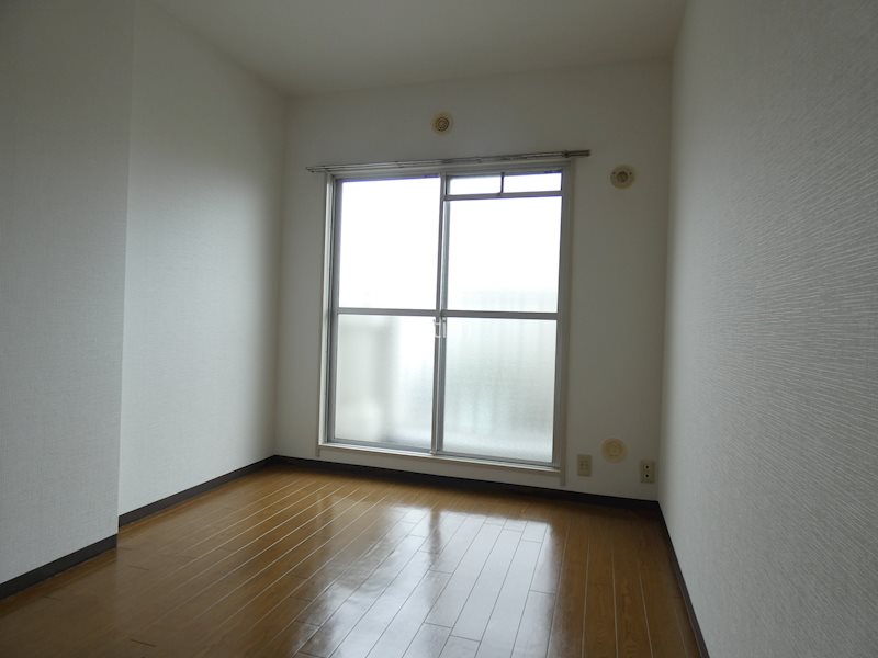 居室・リビング　※別のお部屋の写真です