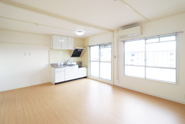 居室・リビング　ＬＤＫにはエアコンが設置されています