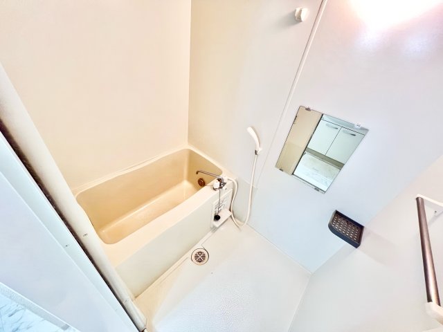 バス・シャワールーム　※別部屋参考写真