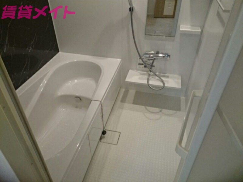 バス・シャワールーム　反転タイプ参考写真