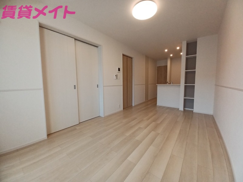 居室・リビング　反転タイプ参考写真