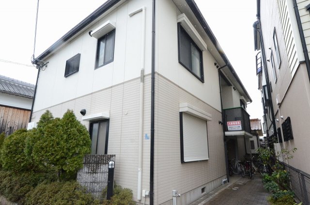 建物外観　TVモニターフォン付きで安心です