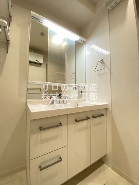 洗面設備　独立洗面台なら落ち着いて身支度ができます☆