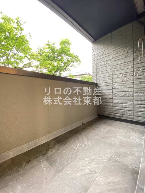 バルコニー　お天気のいい日は洗濯物も気持ちよく干せますね！