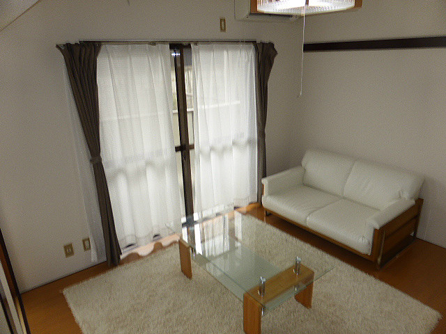 居室・リビング　他号室写真の為、実際とは異なる場合がございます。