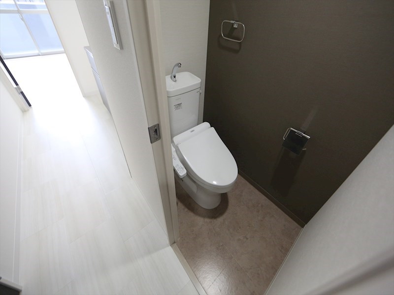 トイレ　温水洗浄暖房便座付トイレ