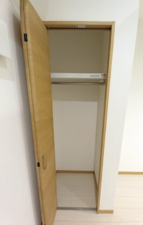 収納　丈の長いお洋服もかけられるクローゼット