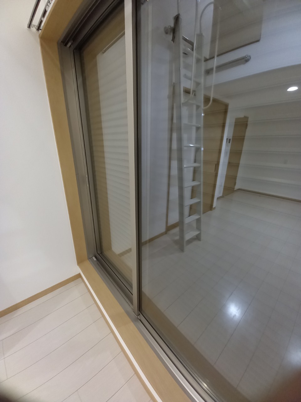 セキュリティ　あると嬉しいシャッター付き