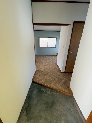 玄関　シンプルな玄関です。