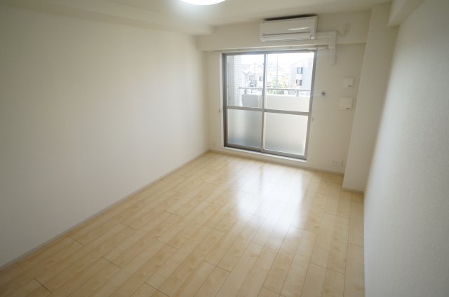 居室・リビング　参考、同建物・反転間取りの号室