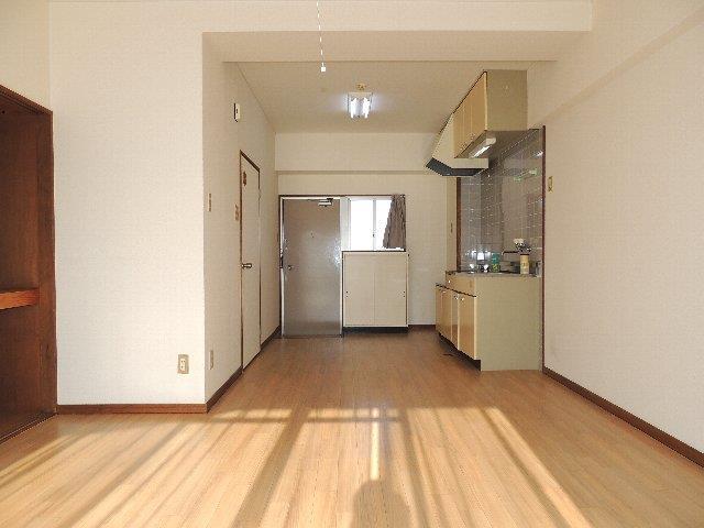 居室・リビング　※写真は別部屋です。