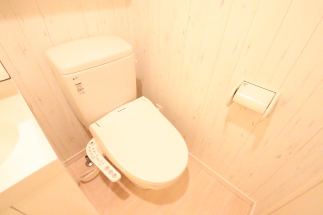 トイレ　※別室の参考写真の為、現況優先です。