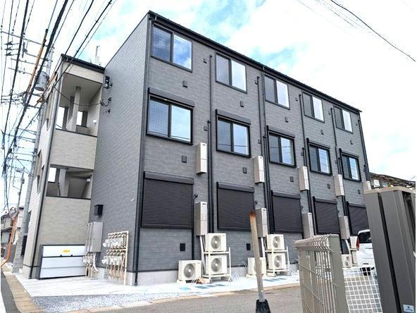 建物外観　建築中