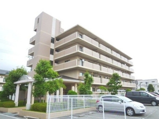 建物外観　オートロック付きで外部からの出入りが無く安心です