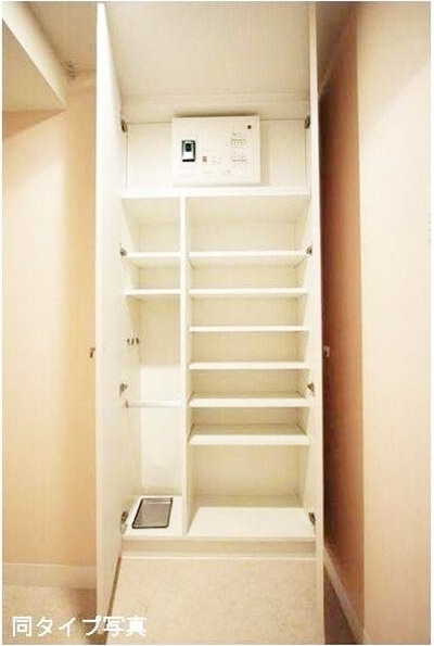 玄関　【人気！ハイグレードマンション！！】お問い合わせはお早めに♪