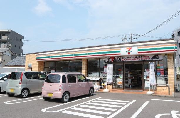 コンビニ　コンビニ（コンビニ）まで350m