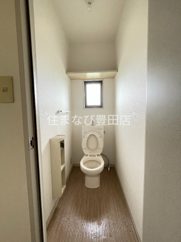 トイレ　清掃前