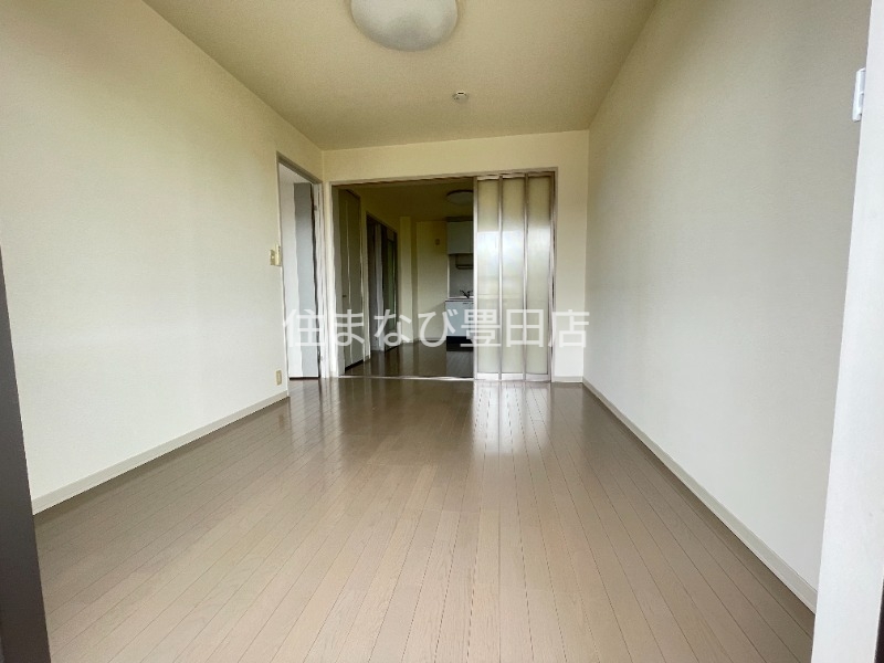 居室・リビング　清掃前