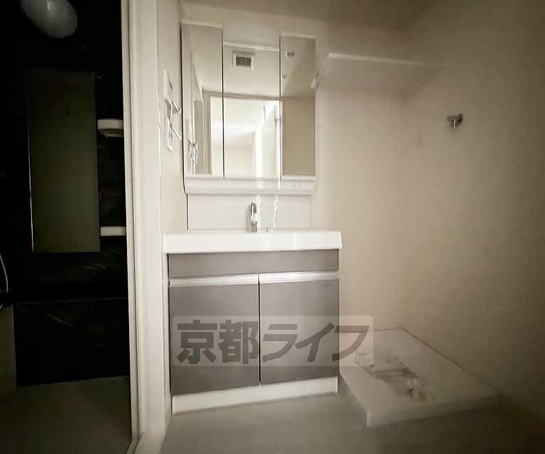 建物外観　・建築中