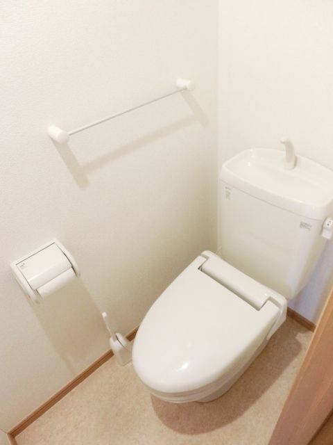 トイレ　シンプルなトイレです