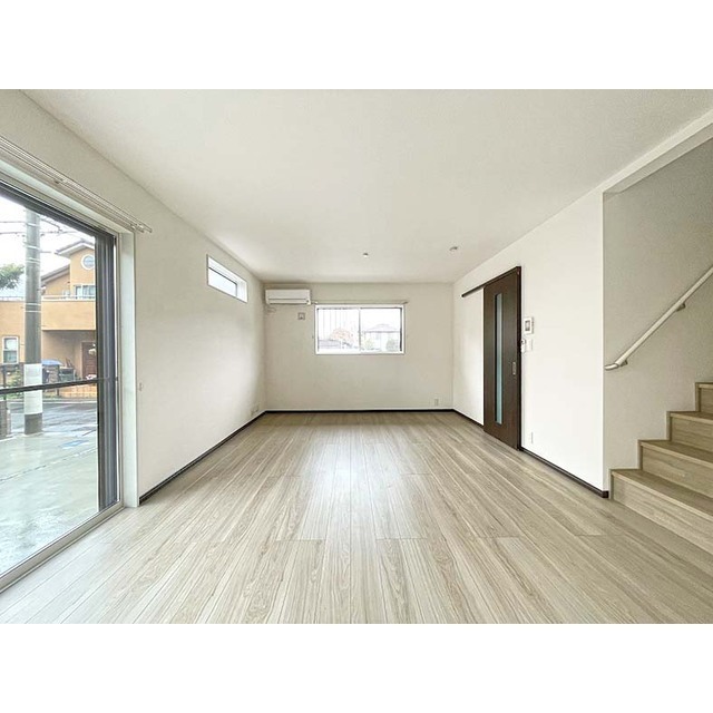 居室・リビング　１６．７帖ＬＤＫ・二面採光