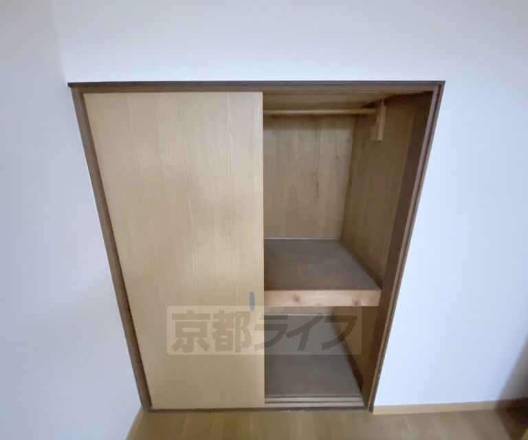 収納　収納スペース複数有り