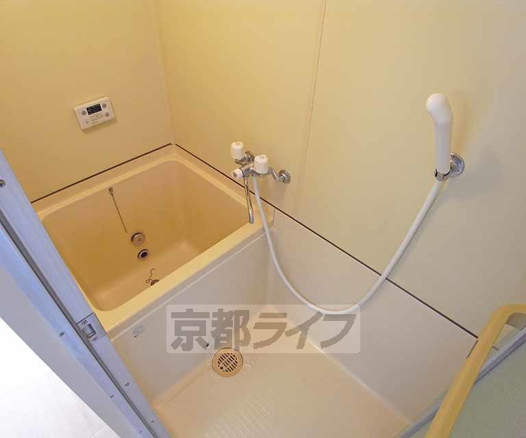 バス・シャワールーム　このお家賃でセパレートの綺麗なお風呂です。