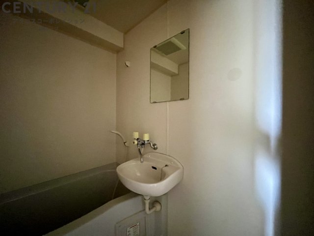 洗面設備　浴室内に洗面台あり！