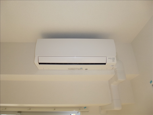 その他設備　リビング内エアコンです♪