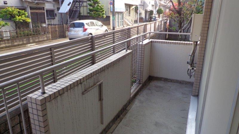 バルコニー　開放的で明るい空間を演出してくれるバルコニーです