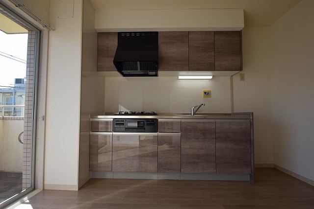 キッチン　同タイプ別の部屋の写真です 写真のタイプのキッチンに交換しま