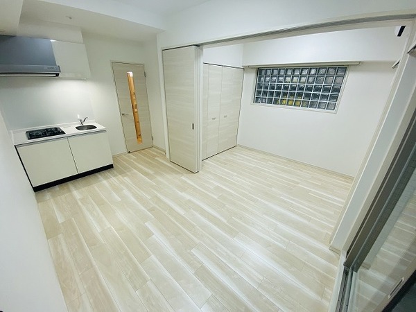 居室・リビング　反転タイプ