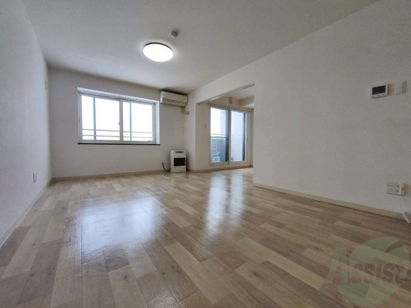 居室・リビング　広くてきれいなリビングです！快適に過ごせそうですね。