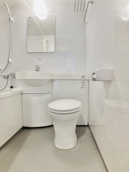 トイレ　落ち着いた色調のトイレです