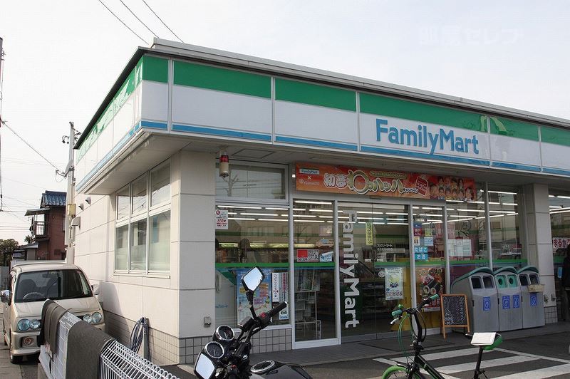 コンビニ　ファミリーマート 名古屋平中町店（コンビニ）まで417m