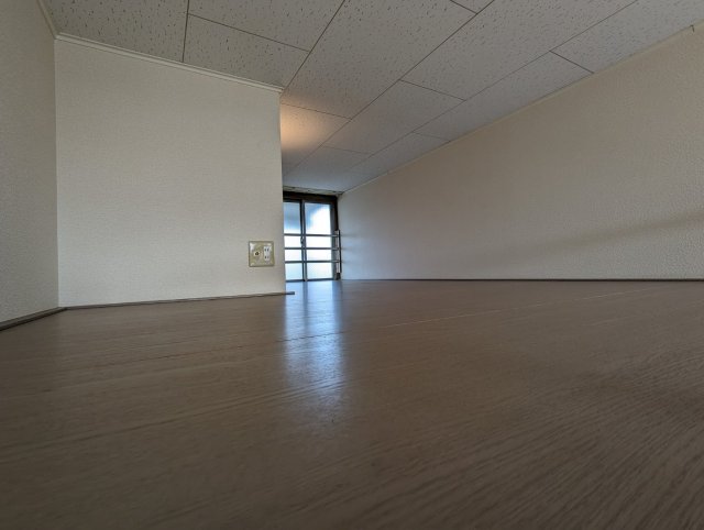 居室・リビング　※写真は２０１号室のものです